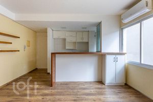Image 3 - 889326