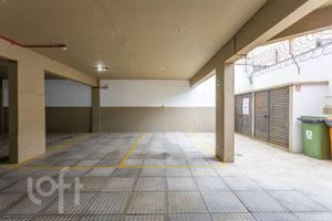 Image 24 - 889326