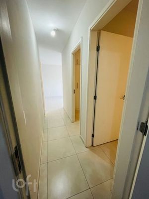 Image 7 - 889333