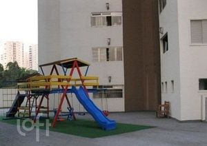 Image 8 - 889335