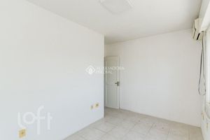 Image 11 - 889345