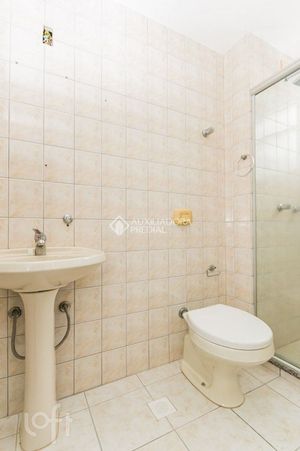Image 19 - 889345