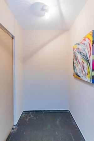 Image 34 - 889350