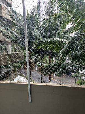 Image 9 - 889350