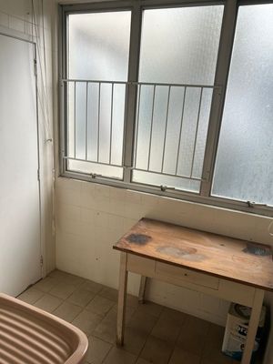 Image 15 - 889350
