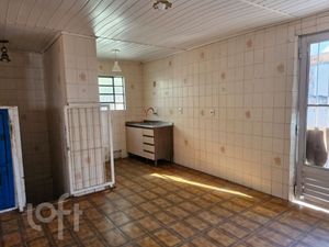 Image 1 - 889360
