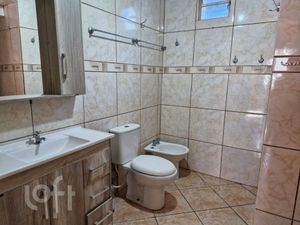 Image 8 - 889360