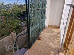 Image 9 - 889360