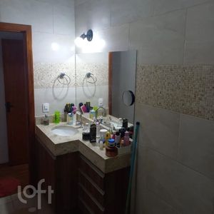 Image 8 - 889361