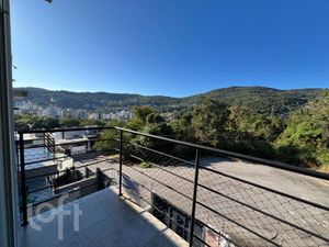 Image 9 - 889363