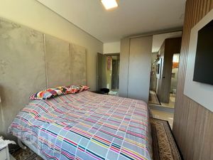 Image 19 - 889363