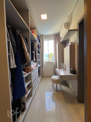 Image 18 - 889363