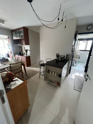 Image 2 - 889366