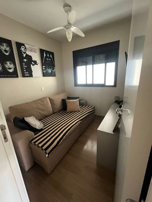 Image 9 - 889366