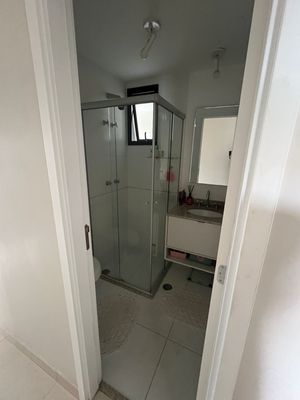 Image 15 - 889366