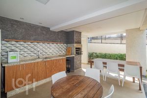 Image 17 - 889367