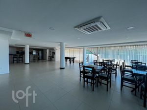 Image 22 - 889368