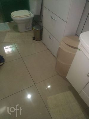 Image 8 - 889373