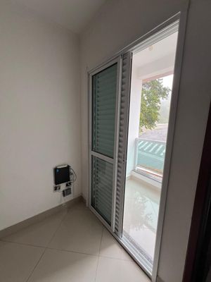 Image 12 - 889375