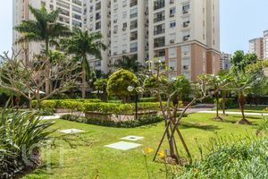 Image 9 - 889378