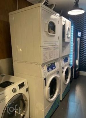 Image 8 - 889384