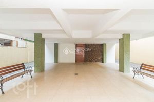 Image 15 - 889385