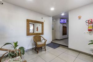 Image 29 - 889390