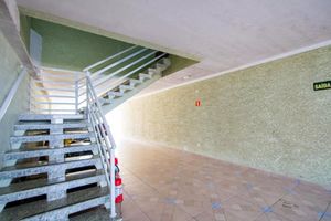 Image 14 - 889391
