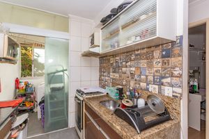 Image 25 - 889393