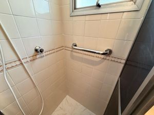 Image 13 - 889395