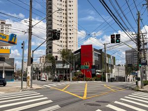 Image 1 - 889395