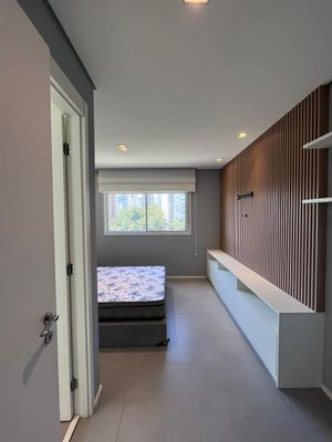 Image 22 - 889438