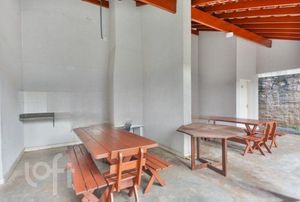 Image 17 - 889442