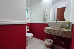 Image 15 - 889446
