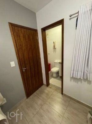 Image 4 - 889449