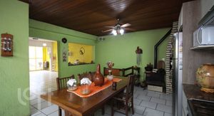 Image 5 - 889451