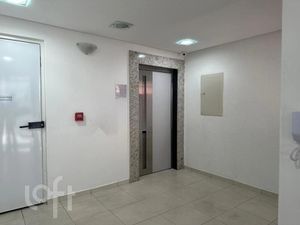 Image 7 - 889455
