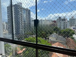 Image 6 - 889455