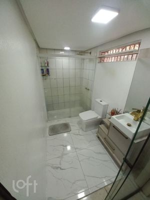 Image 10 - 889461