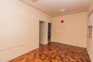 Image 3 - 889466