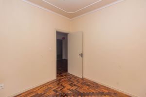 Image 8 - 889466