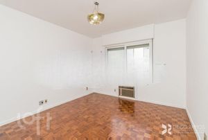 Image 19 - 889469