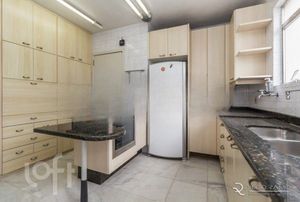 Image 24 - 889469