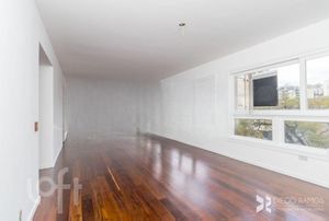 Image 21 - 889469