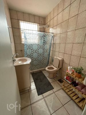 Image 1 - 889476