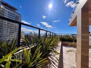 Image 12 - 889477
