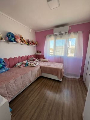 Image 11 - 889481