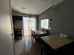 Image 4 - 889481