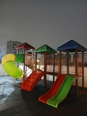 Image 9 - 889492