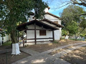 Image 9 - 889494